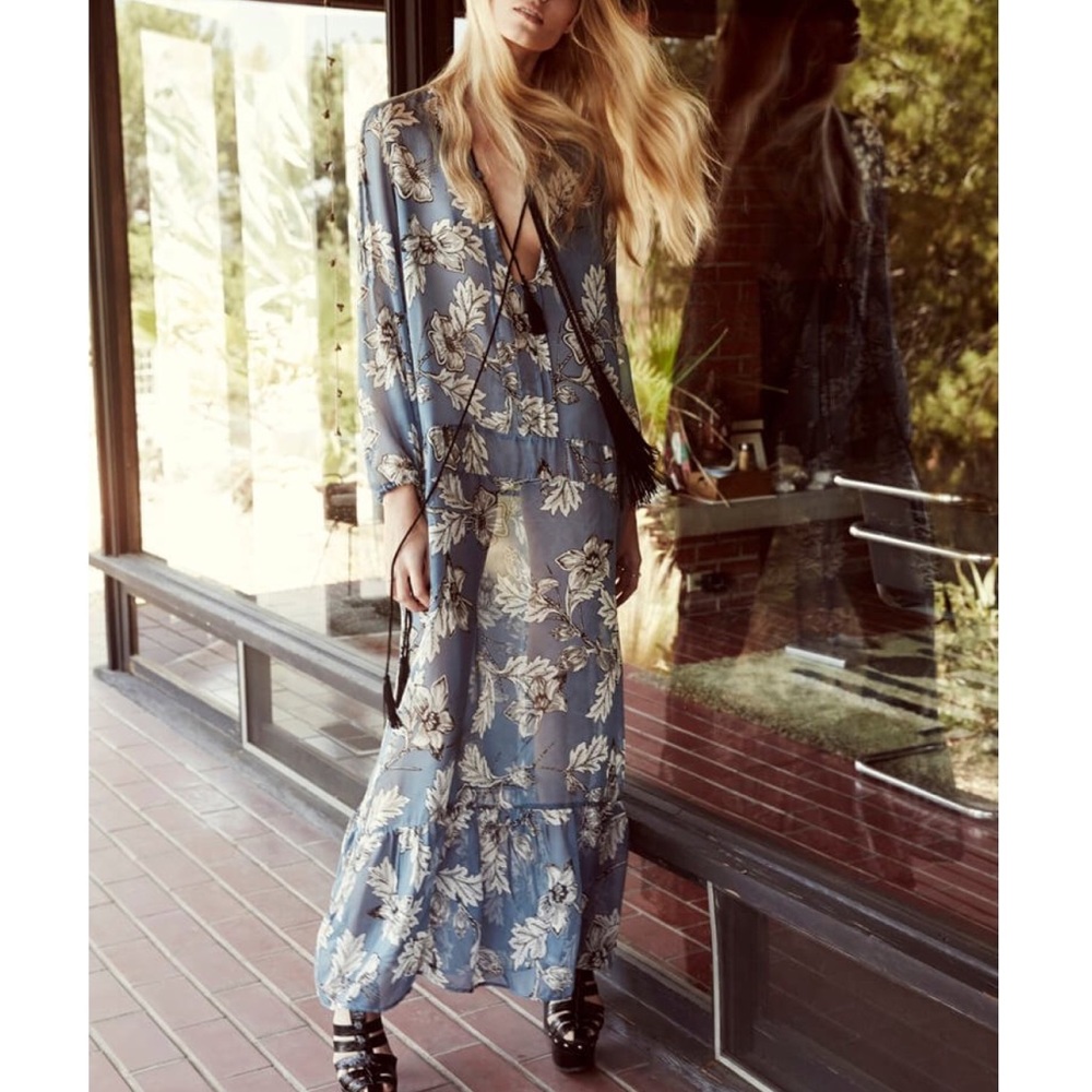 ISO LOOKING - FOR LOVE & LEMONS FLORAL MAXI DRESS